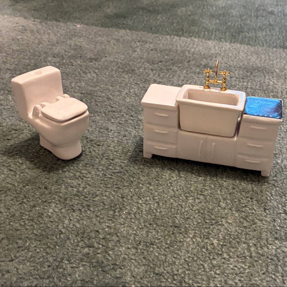 Porcelain miniatures dollhouse furniture sink and toilet